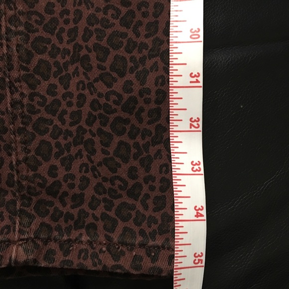 ALIVIA FORD Maternity Printed Cheetah Denim Jeans - Picture 9 of 10